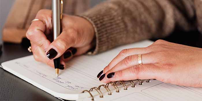 How to become a copywriter